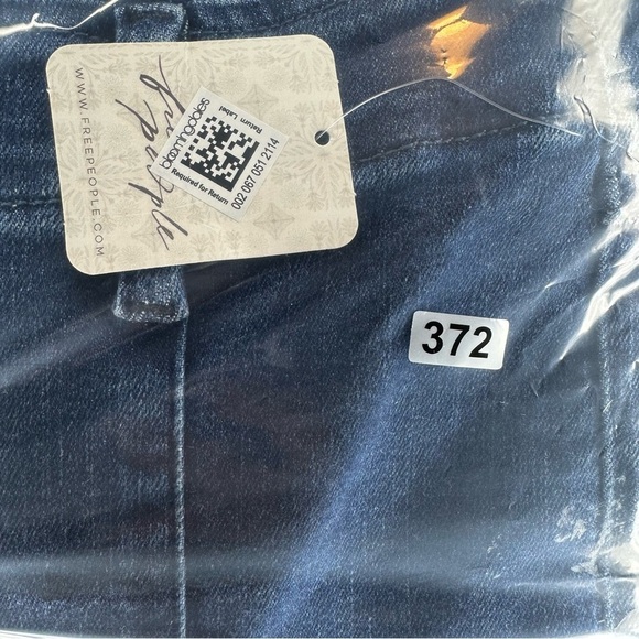 NWT Free People We The Free After Dark Mid Rise Flare Jeans Size 30 - Picture 10 of 10